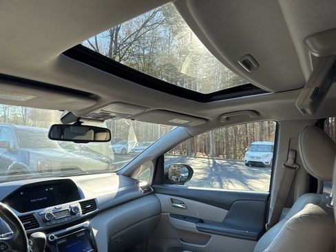 Used 2015 Honda Odyssey EX-L image 10