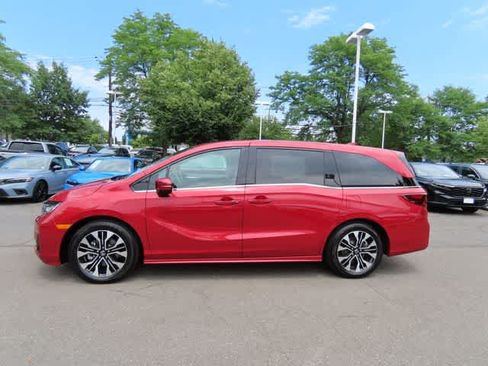 Certified 2026 Honda Odyssey Elite image 3