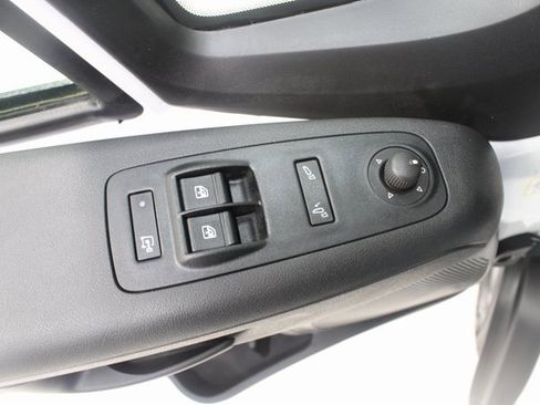 Used 2025 RAM ProMaster 2500 w/ Convenience Group image 14