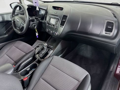 Used 2017 Kia Forte LX w/ LX Popular Package image 33