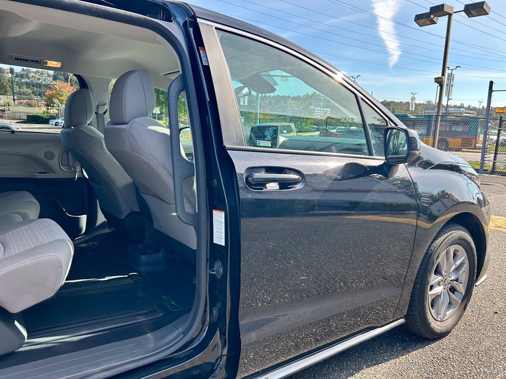 Certified 2024 Toyota Sienna LE AWD/4WD image 14