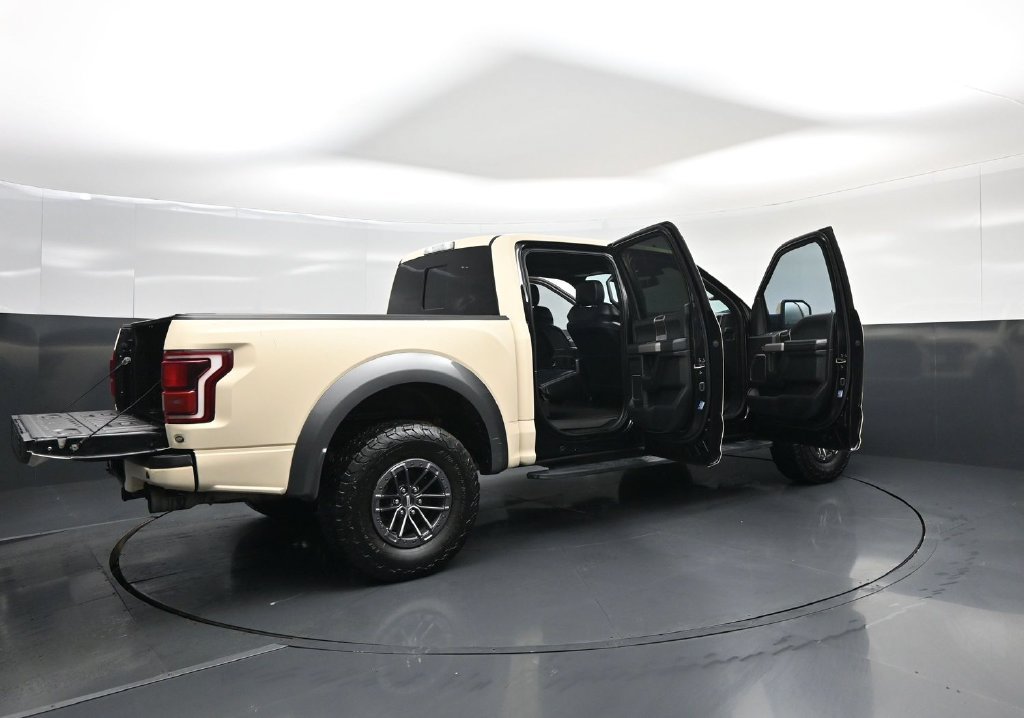 Used 2019 Ford F150 Raptor w/ Equipment Group 802A Luxury AWD/4WD image 5