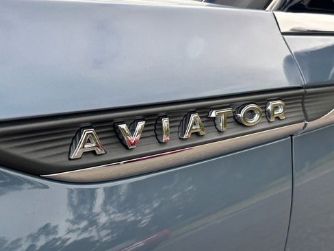Used 2025 Lincoln Aviator Reserve w/ Equipment Group 201A image 12