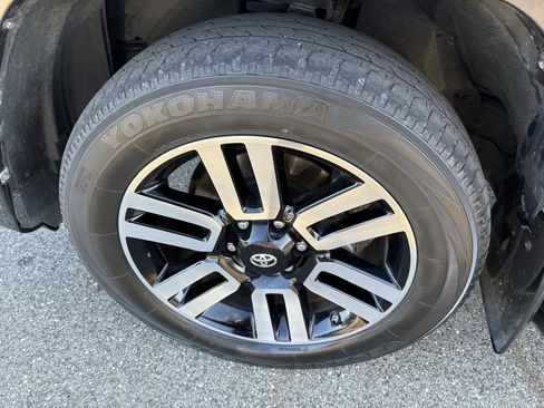 Used 2020 Toyota 4Runner Limited image 12