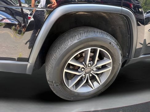 Used 2022 Jeep Grand Cherokee Limited AWD/4WD image 12