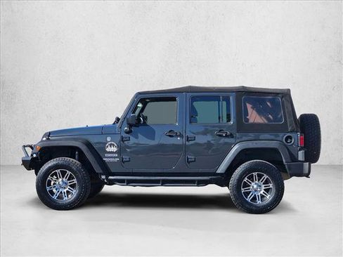 Used 2017 Jeep Wrangler Unlimited Sport w/ Connectivity Group AWD/4WD image 9