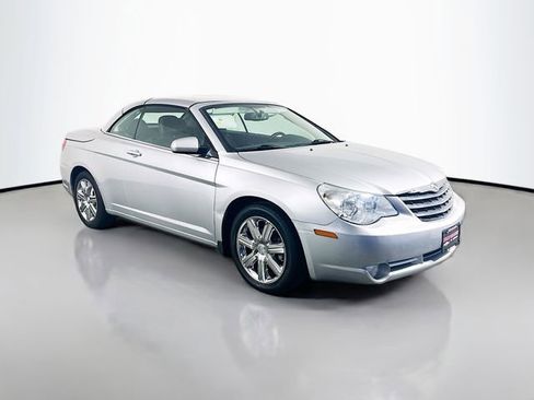 Used 2010 Chrysler Sebring Limited image 2
