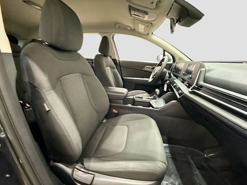 Used 2023 Kia Sportage LX image 14