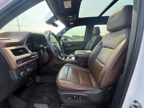 Used 2021 Chevrolet Tahoe High Country w/ Premium Package AWD/4WD image 13