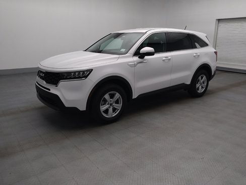Used 2022 Kia Sorento LX AWD/4WD image 2