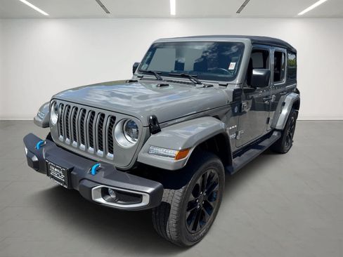 Used 2023 Jeep Wrangler Unlimited Sahara w/ Cold Weather Group AWD/4WD image 2