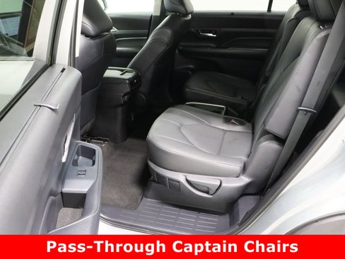 Certified 2025 Toyota Grand Highlander FWD image 29