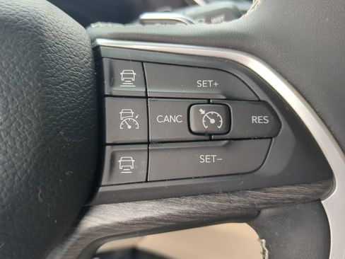 Used 2024 Jeep Grand Cherokee L Limited image 60