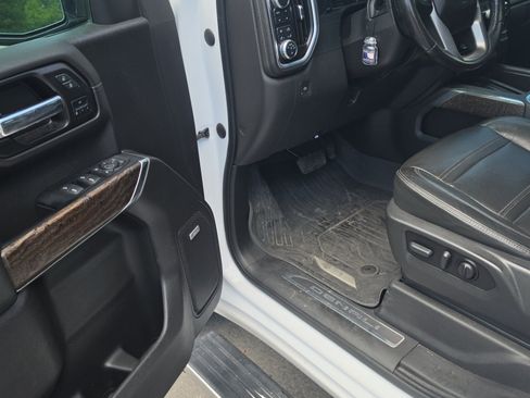 Used 2022 GMC Sierra 1500 Denali w/ Denali Premium Package AWD/4WD image 11