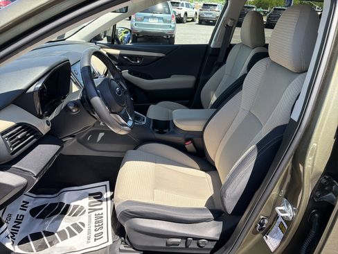 Used 2024 Subaru Outback Premium AWD/4WD image 12