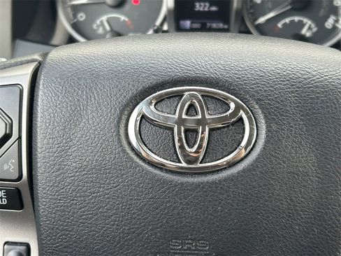 Used 2017 Toyota Tacoma SR5 image 33