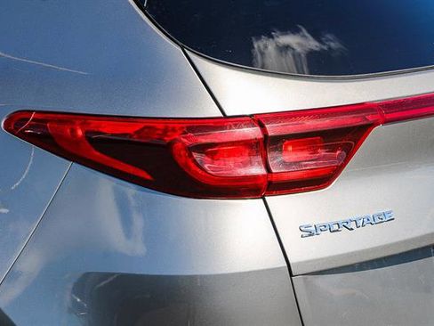 Used 2020 Kia Sportage LX image 11