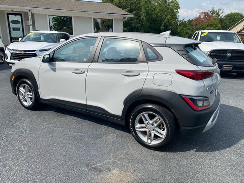 Used 2022 Hyundai Kona SE FWD image 4