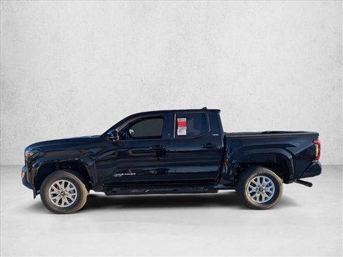 Certified 2025 Toyota Tacoma SR5 AWD/4WD image 5