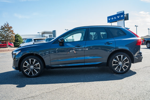 Certified 2024 Volvo XC60 B5 Plus AWD/4WD image 4