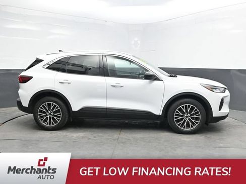 Used 2023 Ford Escape Active w/ Tech Pack #1 AWD/4WD image 9