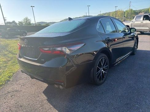 Used 2022 Toyota Camry SE w/ Convenience Package FWD image 11