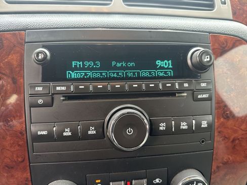 Used 2013 Chevrolet Avalanche LS image 13