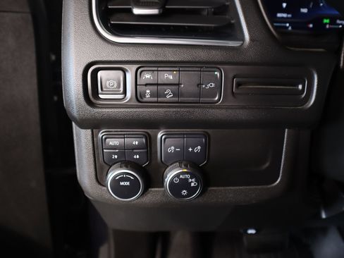 Used 2022 Chevrolet Tahoe Z71 AWD/4WD image 8