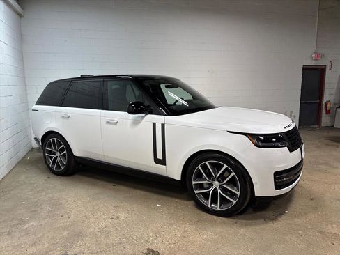 Used 2024 Land Rover Range Rover SE image 5