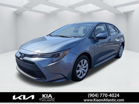 Used 2024 Toyota Corolla LE image 7