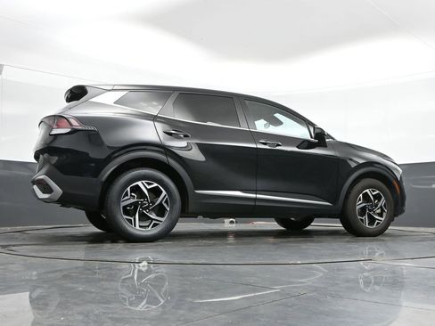 Used 2025 Kia Sportage LX AWD/4WD image 42