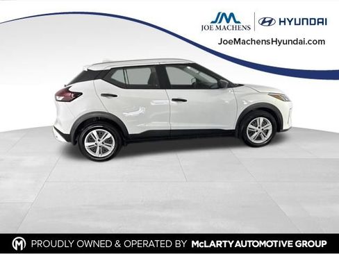 Used 2025 Nissan Kicks Play S FWD image 4