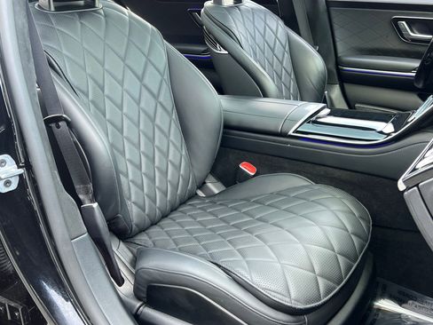 Used 2022 Mercedes-Benz S 580 4MATIC Sedan w/ Rear Seat Package image 16