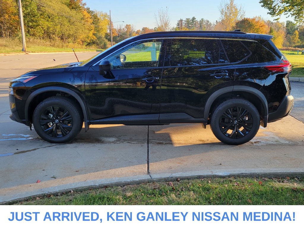 Certified 2023 Nissan Rogue SV w/ SV Premium B Package AWD/4WD image 6