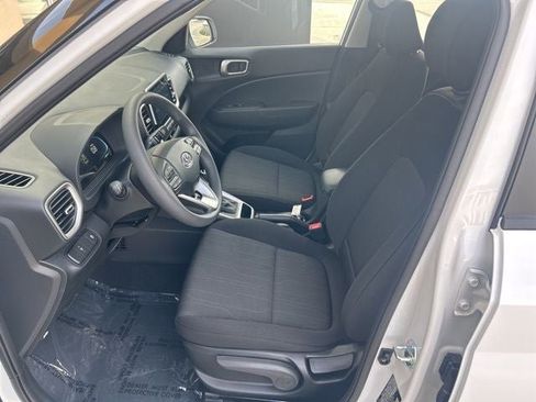 New 2026 Hyundai Venue SE image 14