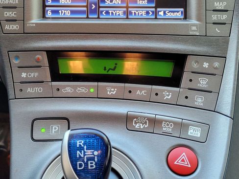 Used 2015 Toyota Prius Prime Advanced image 27