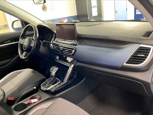 Used 2022 Kia Seltos S AWD/4WD image 14