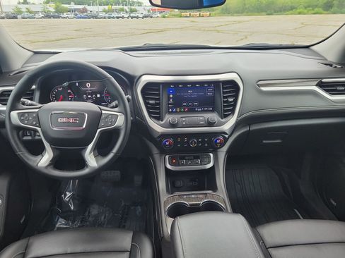 Used 2023 GMC Acadia SLT w/ Technology Package AWD/4WD image 19