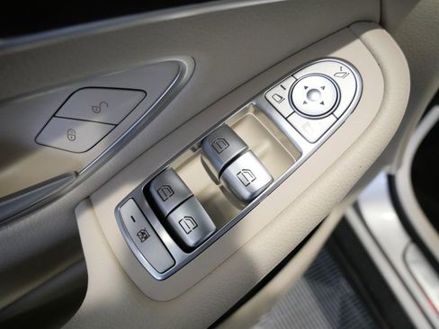 Used 2022 Mercedes-Benz GLC 300 GLC 300 image 17