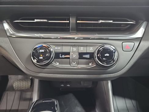 Used 2025 Buick Envista Preferred w/ Convenience I Package FWD image 27