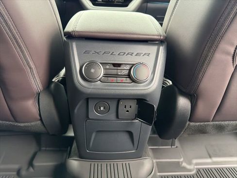 New 2026 Ford Explorer Platinum image 14