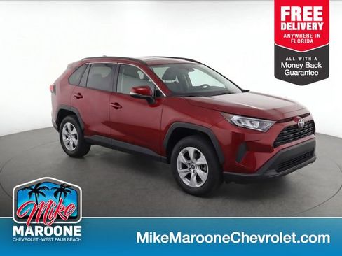 Used 2020 Toyota RAV4 LE FWD image 1