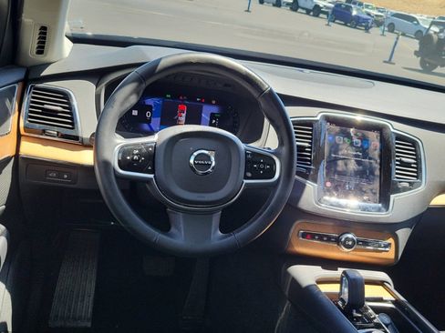 Used 2025 Volvo XC90 T8 Plus w/ Protection Package Premier AWD/4WD image 9