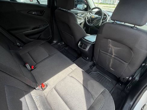 Used 2018 Chevrolet Malibu LT FWD image 30
