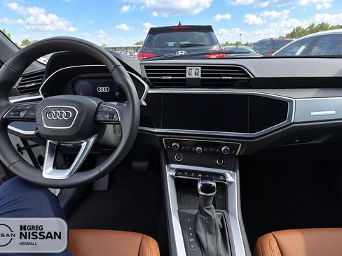 Used 2025 Audi Q3 2.0T Premium w/ Convenience Package AWD/4WD image 10