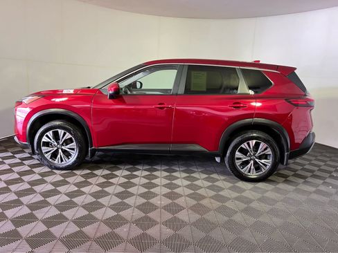 Used 2023 Nissan Rogue SV image 4