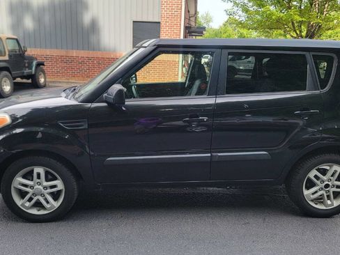 Used 2011 Kia Soul + FWD image 8