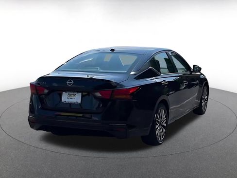 Used 2025 Nissan Altima 2.5 SV FWD image 11