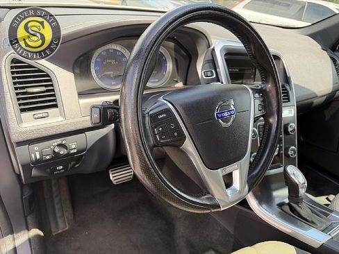 Used 2013 Volvo XC60 T6 R-Design AWD/4WD image 23