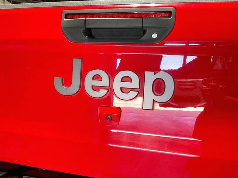 Used 2020 Jeep Gladiator Rubicon w/ Dual Top Group AWD/4WD image 39